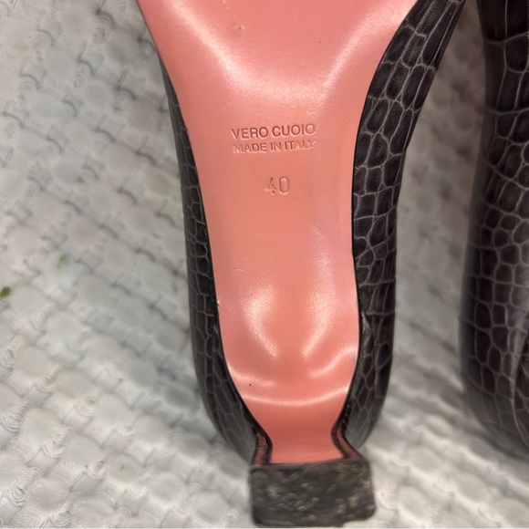 Escada Gray Croc Embossed Leather Pumps | Square Toe Italian Heels | Size 40 - Picture 9 of 11